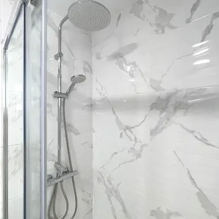 Reel Apartments- Luxury With Swimming Pool. Apartmán