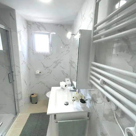 Apartmán Reel Apartments- Luxury With Swimming Pool.