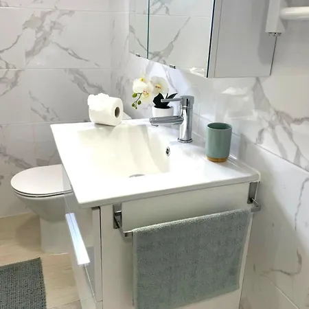 Reel Apartments- Luxury With Swimming Pool. Apartmán Torrevieja
