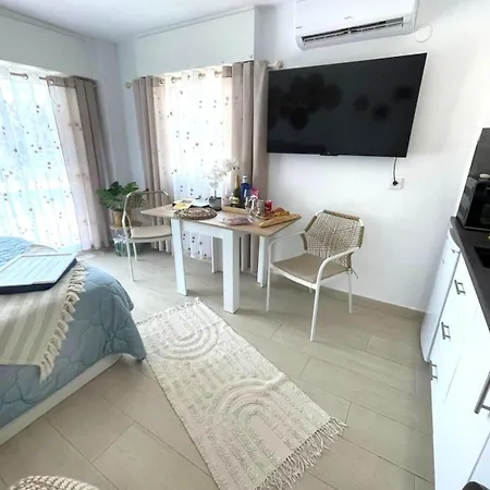 Reel Apartments- Luxury With Swimming Pool.