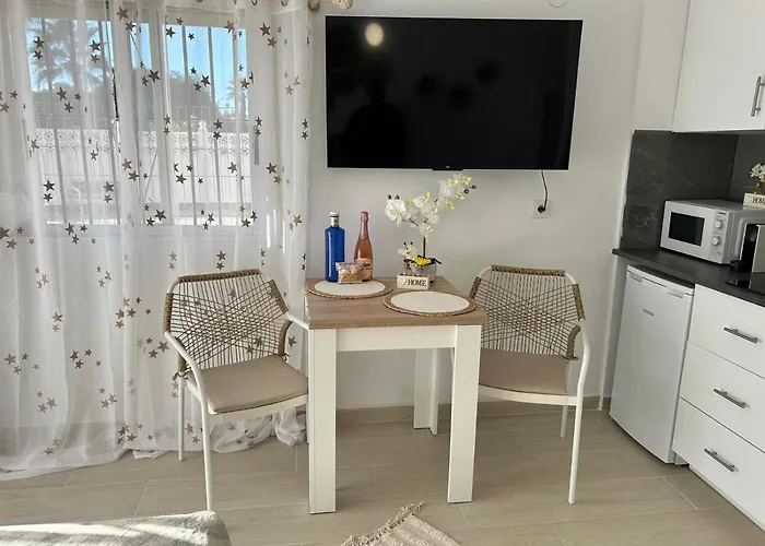 Reel Apartments- Luxury With Swimming Pool. Appartement