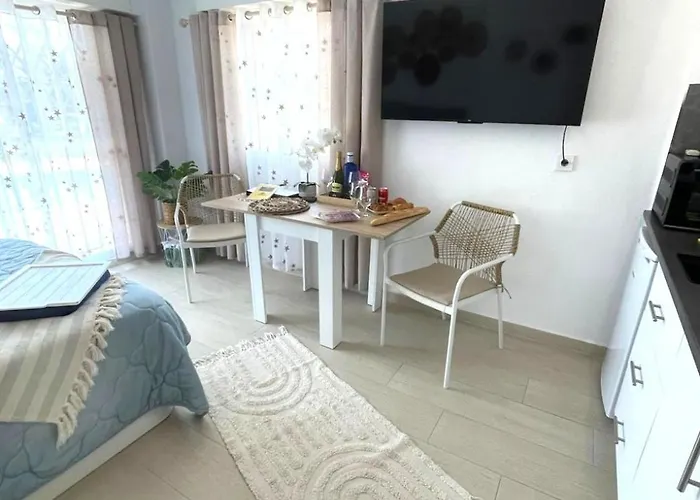 Reel Apartments- Luxury With Swimming Pool.
